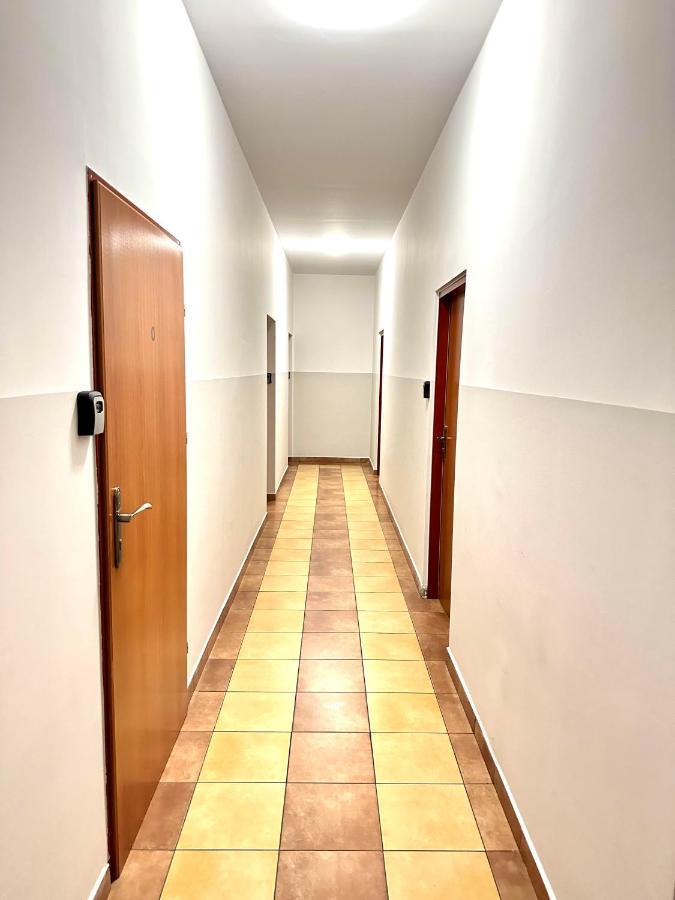 Hostel Orzelek Gniezno Exterior foto